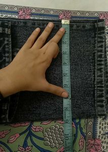 Women Cargo Jeans With Six Pockets