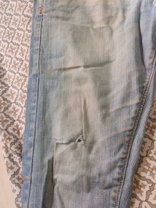 @99 Levi&#39;s Light Wash Jeans