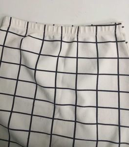 SHEIN NGrid Print Mini Skirt