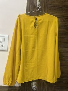 Beautiful Mustard Top