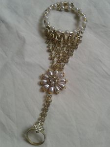one hand jewellery
