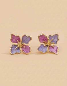 🪩✨AntiTarnish Floral Stud Earrings🪩✨✔️