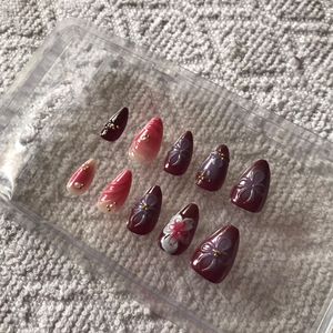 Press On Nails With Detailed Work