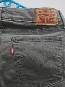 LEVIS Grey Skinny Jeans