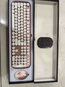 iGear Limited edition retro keyboard combo
