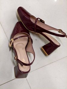 cherry red 🍒 heels