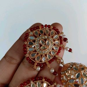 Red Jhumke With Maangtika