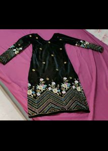 Pakistani Style Velvet Kurta And Pants