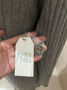 Pintresty new with tag 🏷️ Elegant Knit Button-Dow