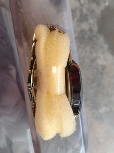 PRIMIUM LUXURY GOLDEN WATCH FOR UNISEX