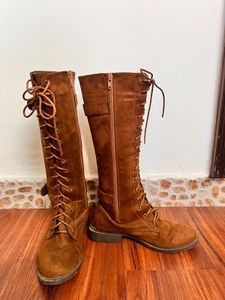 Brown suede Boots