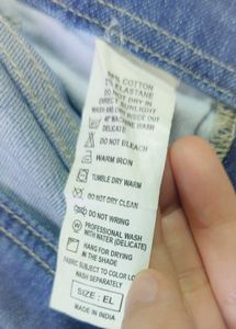 Benetton Denim Capris with Gallies. ✨
