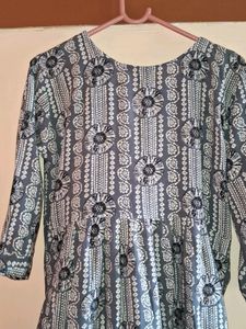 Staright Bandhni Patern Maternity Kurti