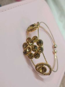 Golden Floral Bracelet