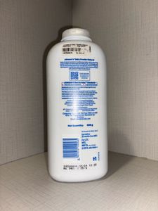 Johnson&#39;s Natural Plant-Based Baby Powder 400g