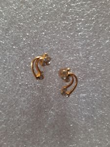 3 set of stud earrings