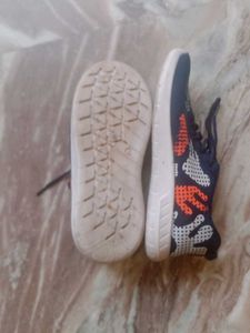 I am selling my shoes that looks like new.