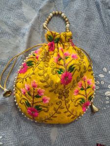 Batwa Purse