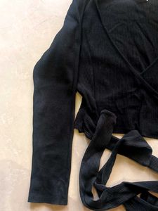 Black Long Sleeve Crop Top