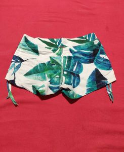 Girl Shorts Size xs/s