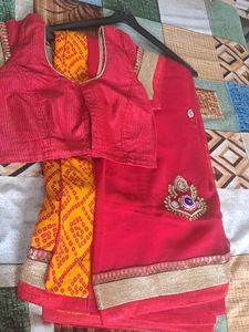 Yellow Bandhni Pallu And Red ♥️ Saree