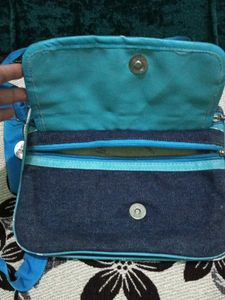 Slingbag With Dark Blue And Light