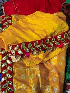 Bandhani Saree With Gotta Lace