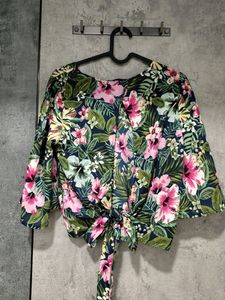 Floral Semi-backless Top 🌺