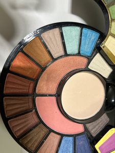 Fuso Eyeshadow Kit (Singapore Brand)