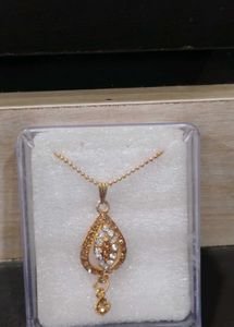 Elegant Gold Necklace