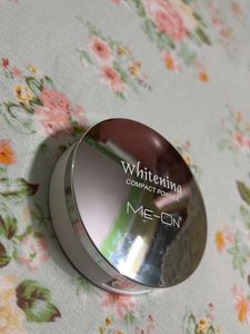 ME-ON Whitening Compact Powder