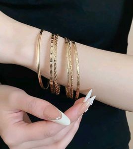 Gold Bangles 6 pcs (Very pretty)