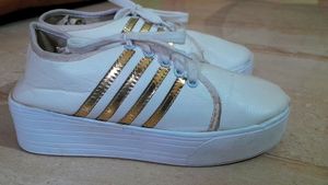 Women Sneakers 👟