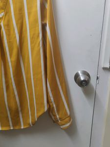 Yellow shirt grab it !