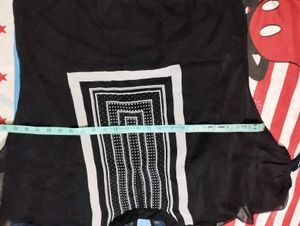 Chic Black &amp; White Top