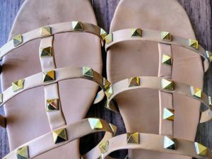 COMBO FLATS AND SNEAKERS