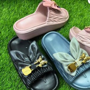 Cute Bow Detail Slides