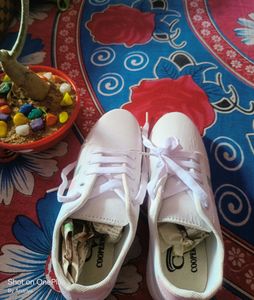 Woman White Sneaker 👟