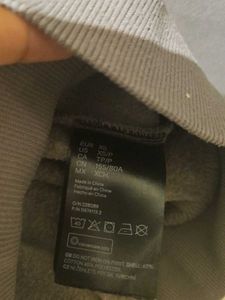 H&amp;M Cropped Printed Sweatshirt