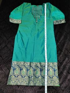 Beautiful Silk Blend Kurta On Sale💗