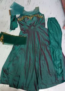 Princess 👑 Green Gown With Dupata Legi Sleeves