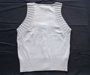 Light Gray Sleeveless Button-Up Rib-Knit Vest