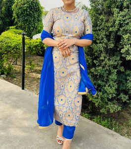 Elegant Blue &amp; Gold Pant Kameez