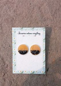 Hand made resin earing In round shape