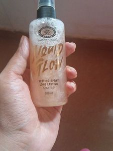 Liquid Glow Setting Spray