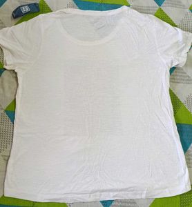 Trendy White Graphic Tee