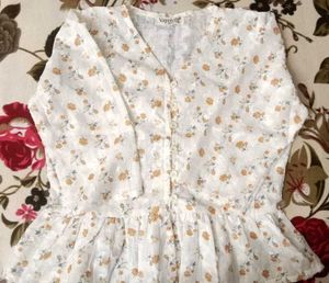 Women Cute White Colored Top