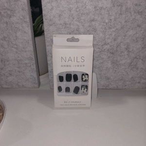 Nail Clipons