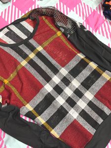 Loose Fitted Top With Net sleeves