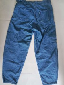 Baggy High-Waisted Jeans